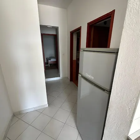 M, For 5 Persons Direct On The