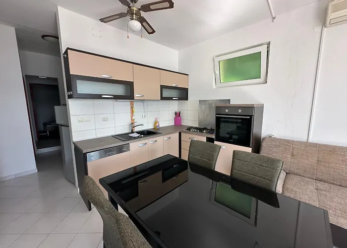 M, For 5 Persons Direct On The