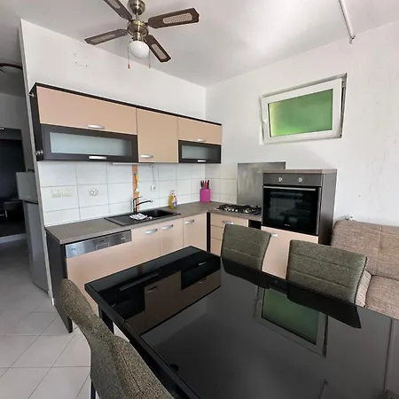 M For 5 Persons Direct On The