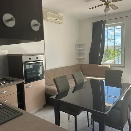 M For 5 Persons Direct On The