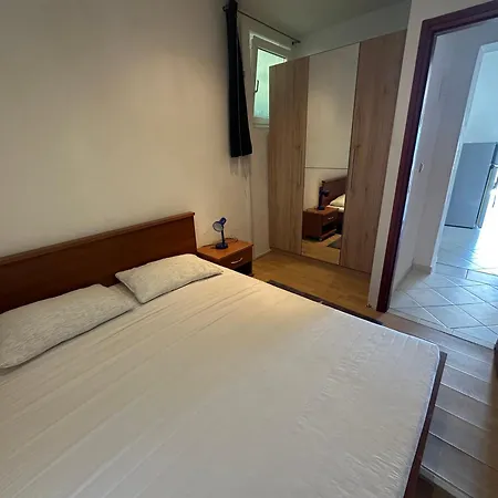 Apartment M For 5 Persons Direct On The *