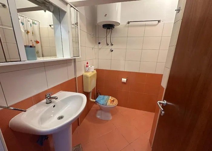 Apartment M For 5 Persons Direct On The *